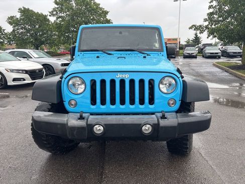 Used 2018 Jeep Wrangler Unlimited Sport w/ Connectivity Group AWD/4WD image 2