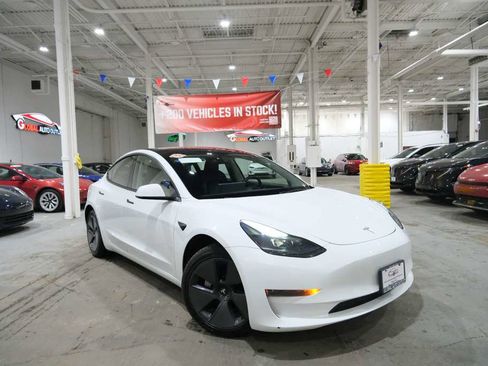 Used 2023 Tesla Model 3 Standard Range RWD image 2