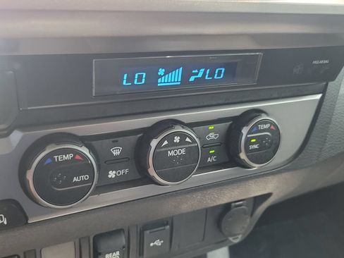 Certified 2021 Toyota Tacoma SR5 AWD/4WD image 15