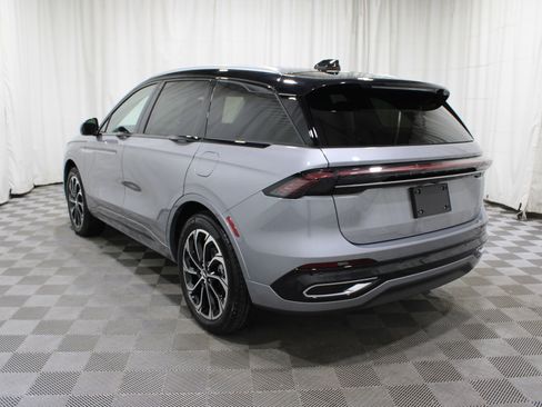Used 2025 Lincoln Nautilus Reserve AWD/4WD image 26