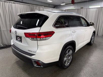 Used 2017 Toyota Highlander Limited Platinum