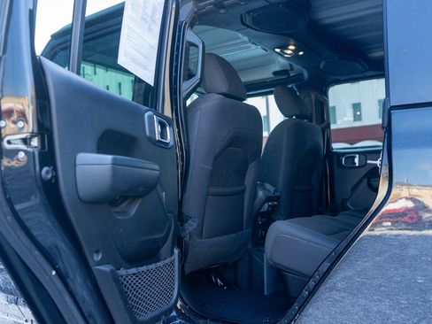 Used 2022 Jeep Gladiator Sport image 26