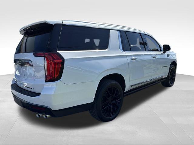Used 2022 GMC Yukon XL Denali w/ Denali Premium Package RWD image 7