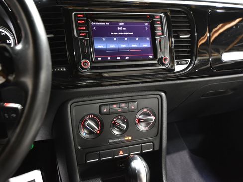 Used 2016 Volkswagen Beetle 1.8T S image 17