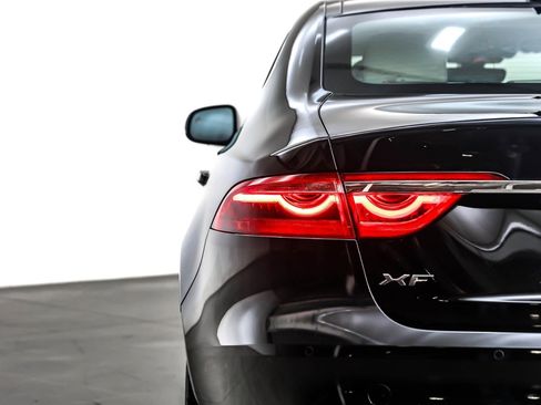 Used 2020 Jaguar XF Prestige image 14