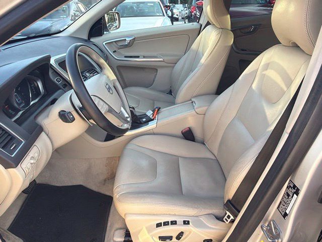 Used 2015 Volvo XC60 T6 AWD/4WD image 12