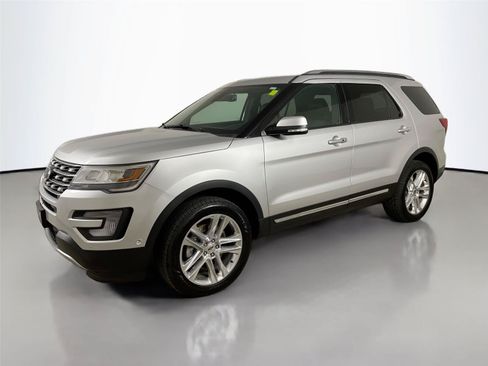 Used 2017 Ford Explorer Limited w/ Equipment Group 301A AWD/4WD image 8