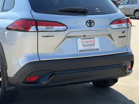 Used 2024 Toyota Corolla Cross AWD Hybrid image 6