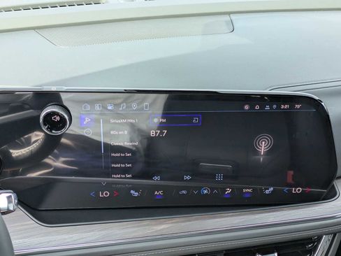 New 2026 Chevrolet Suburban LT image 27