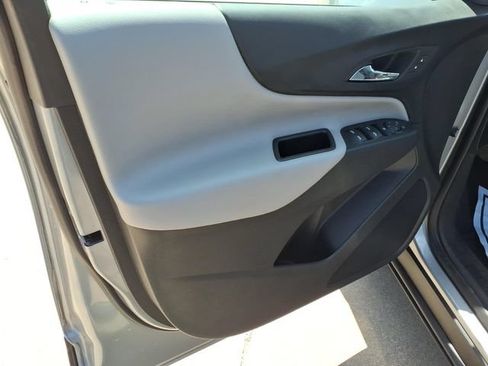 Used 2023 Chevrolet Equinox LS FWD image 8
