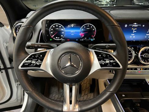 Certified 2025 Mercedes-Benz GLB 250 4MATIC image 24