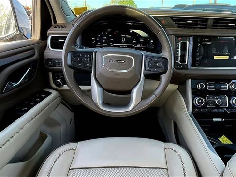 Used 2023 GMC Yukon Denali AWD/4WD image 10