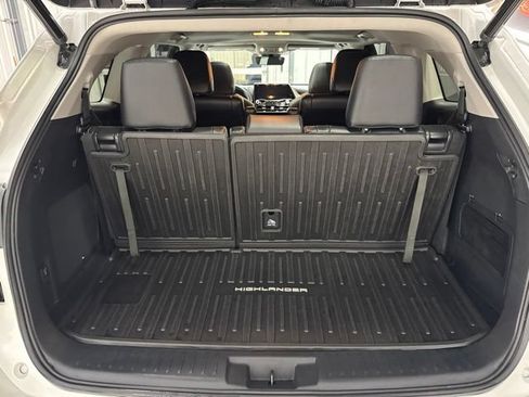 Used 2022 Toyota Highlander Limited AWD/4WD image 24