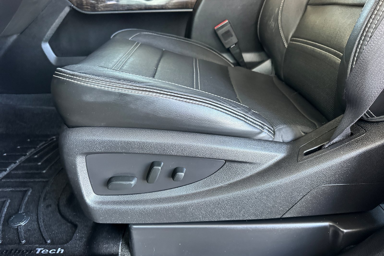 Certified 2016 GMC Sierra 3500 Denali w/ Duramax Plus Package RWD image 13