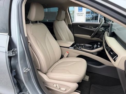 Certified 2022 Lincoln Nautilus FWD w/ Premium Package image 22