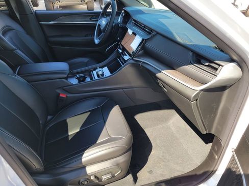 New 2026 Jeep Grand Cherokee Limited w/ Limited Altitude Package image 17