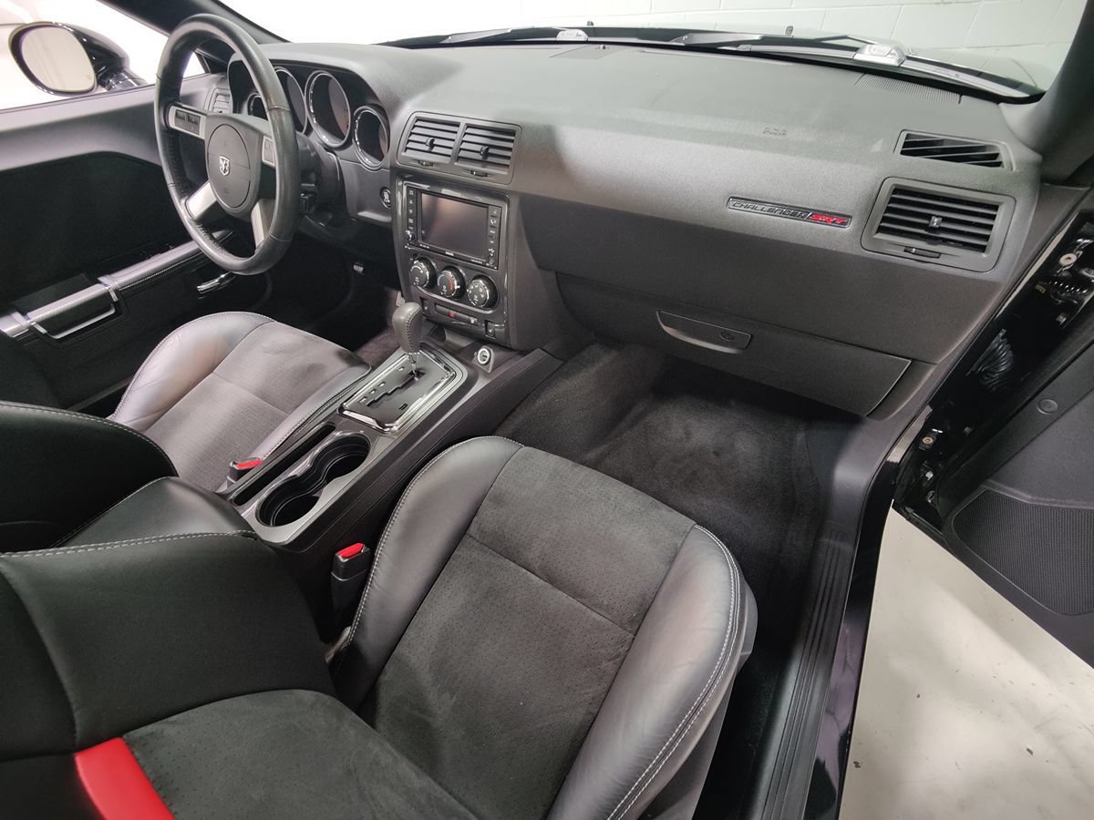 Used 2009 Dodge Challenger SRT8 w/ SRT Option Group II RWD image 14