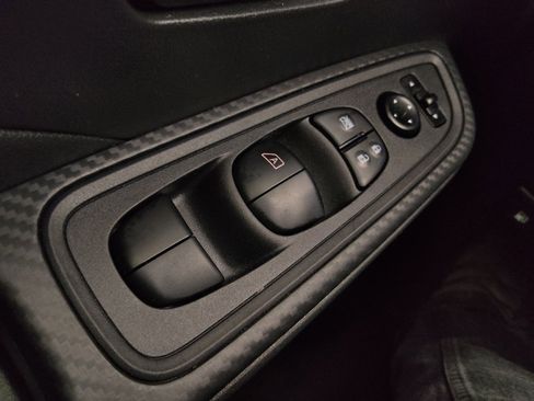 Used 2020 Nissan Versa S image 27