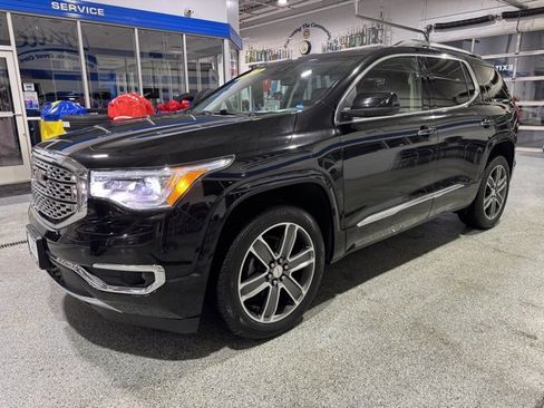 Used 2017 GMC Acadia Denali w/ Technology Package image 4