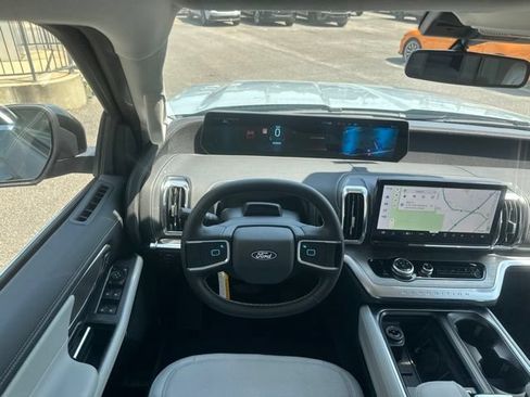 New 2027 Ford Expedition Platinum w/ Platinum Ultimate Package AWD/4WD image 26