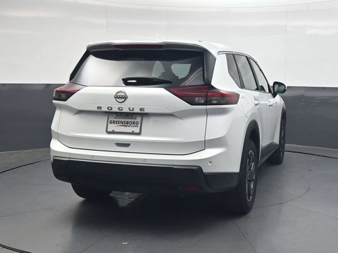 Used 2025 Nissan Rogue SV FWD image 5