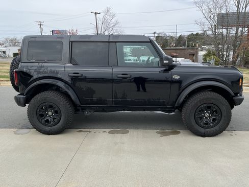 Used 2024 Ford Bronco Wildtrak image 10