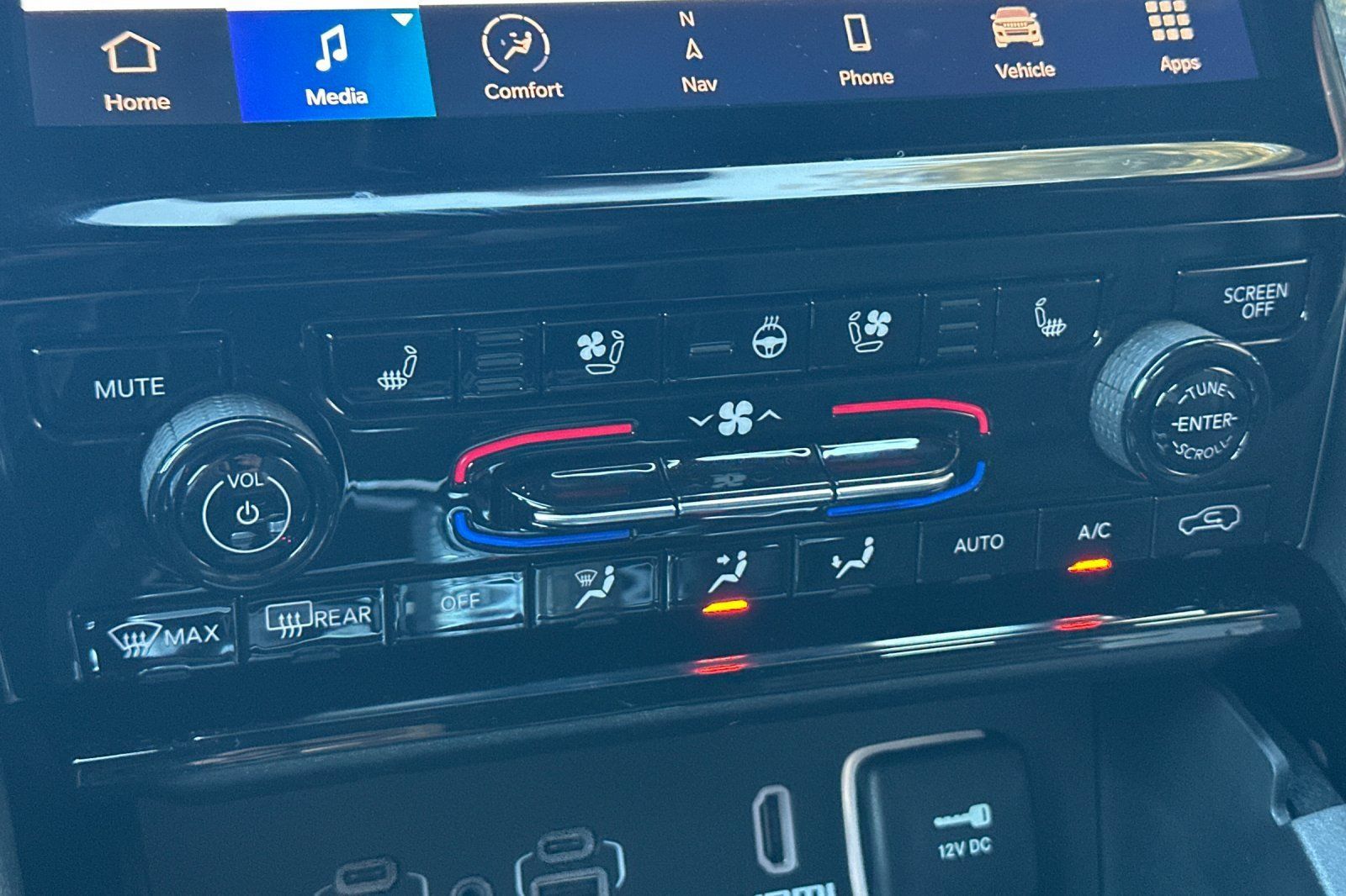 New 2023 Jeep Grand Cherokee Trailhawk AWD/4WD image 20