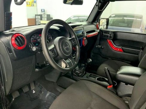 Used 2015 Jeep Wrangler Unlimited Sport image 13
