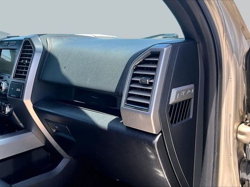 Used 2017 Ford F150 Platinum RWD image 18
