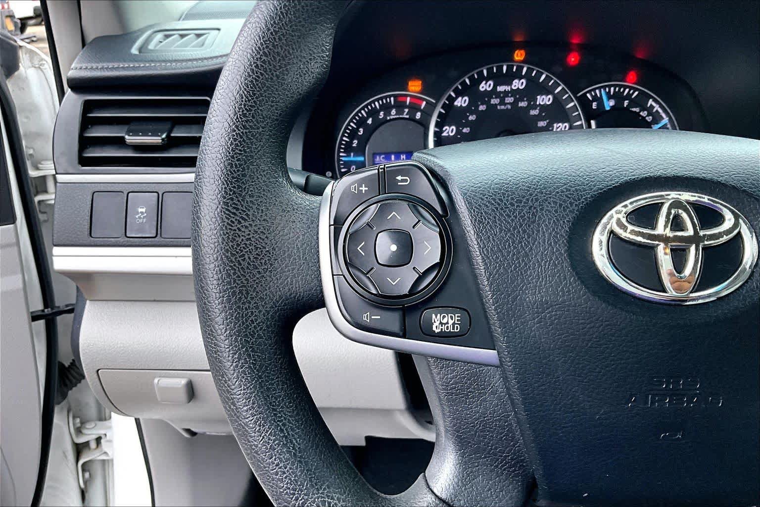 Used 2012 Toyota Camry LE FWD image 24