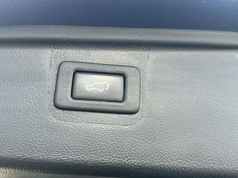 Used 2017 Subaru Outback 2.5i Limited image 37