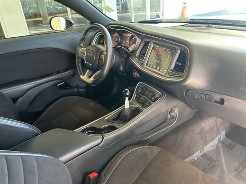 Used 2015 Dodge Challenger SRT Hellcat image 24