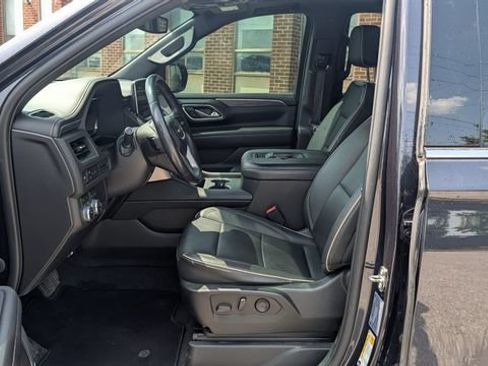 Used 2023 GMC Yukon SLT AWD/4WD image 4