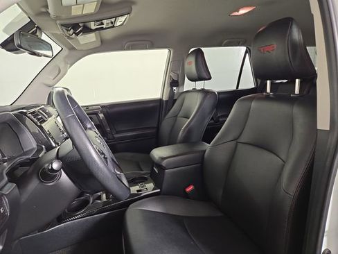 Used 2024 Toyota 4Runner TRD Off-Road Premium AWD/4WD image 13