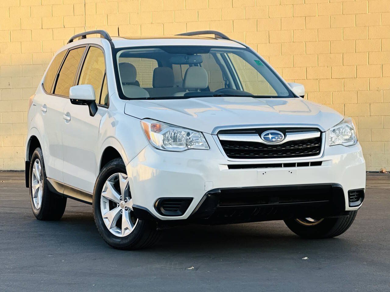 Used 2015 Subaru Forester 2.5i Premium w/ All-Weather Package AWD/4WD image 1