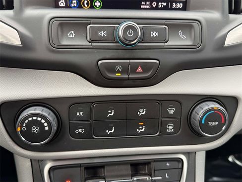 Used 2024 GMC Terrain SLE image 25