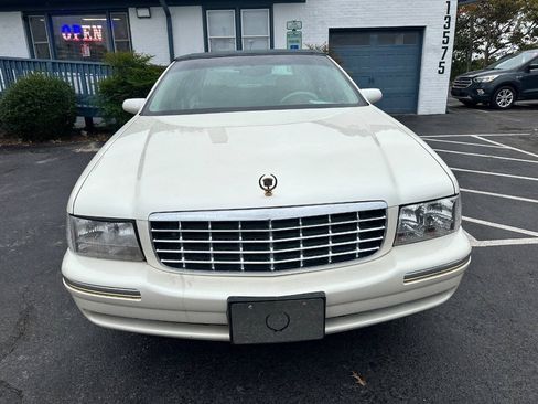 Used 1998 Cadillac De Ville D'Elegance w/ Safety/Security Pkg FWD image 3