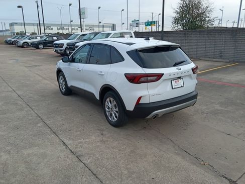 Used 2025 Ford Escape Active image 11