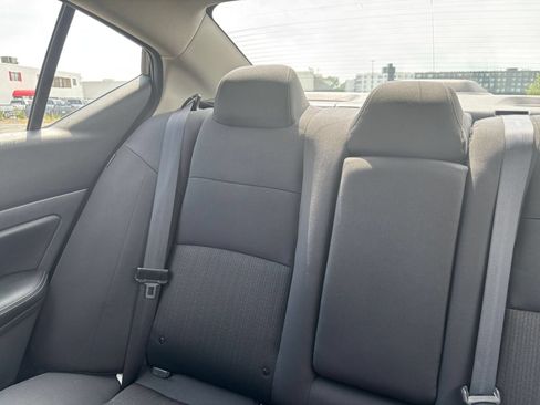 Used 2025 Nissan Altima 2.5 SV FWD image 37