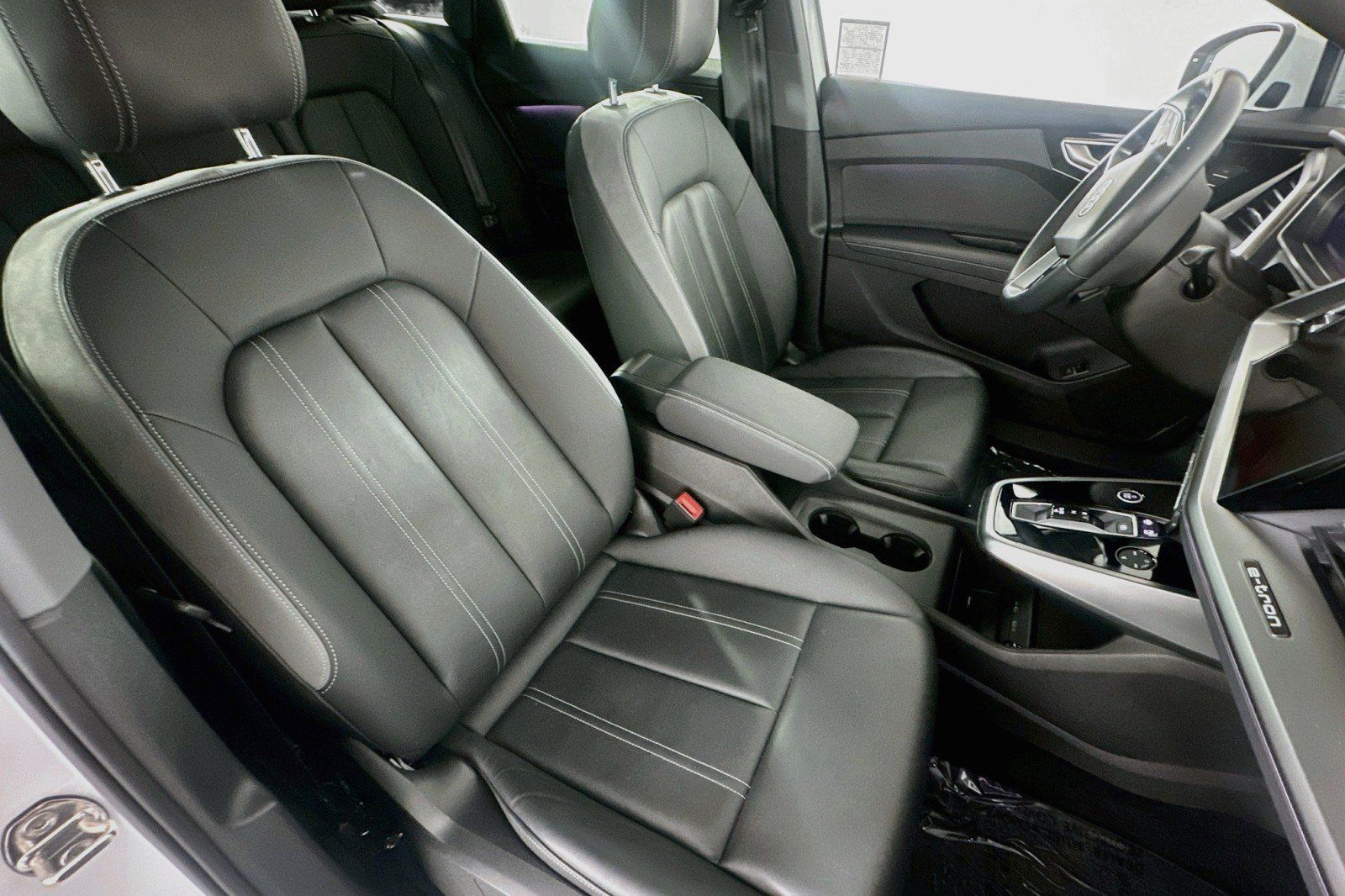 Used 2023 Audi Q4 e-tron Prestige AWD/4WD image 9