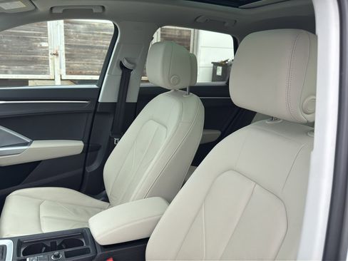 Used 2024 Audi Q3 2.0T Premium image 10