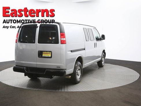 Used 2018 Chevrolet Express 2500 w/ Enhanced Convenience Package image 34