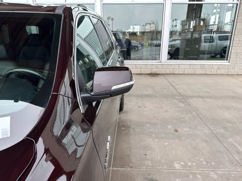 Used 2022 Chevrolet Traverse High Country image 10