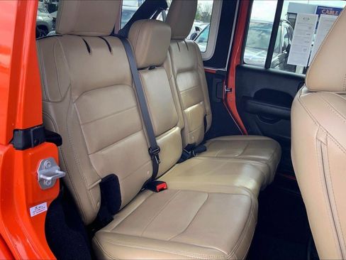 Used 2018 Jeep Wrangler Unlimited Sahara AWD/4WD image 22