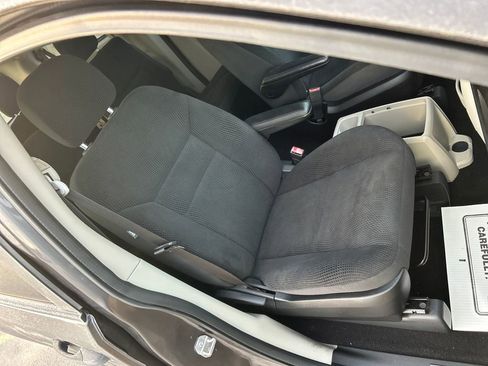 Used 2019 Dodge Grand Caravan SE w/ UConnect Hands-Free Group image 22