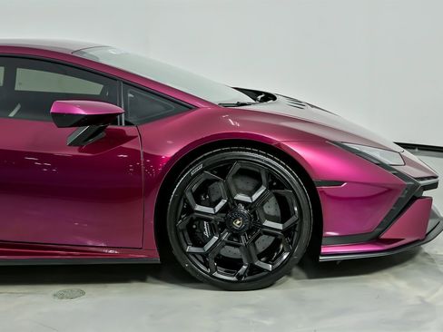 Used 2023 Lamborghini Huracan Tecnica image 15