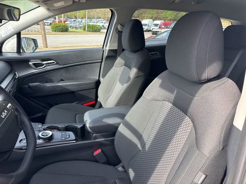 New 2026 Kia Sportage LX FWD image 21