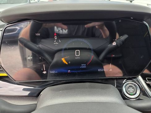 Used 2026 Chevrolet Trax ACTIV w/ Sunroof Package FWD image 31