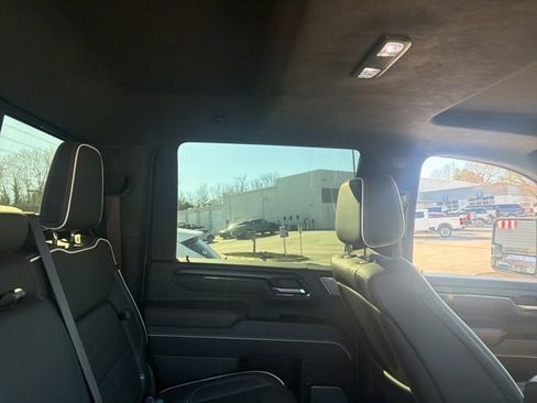 Used 2024 GMC Sierra 2500 AT4X image 19