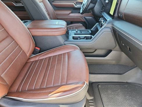 Used 2025 GMC Sierra 3500 Denali Ultimate AWD/4WD image 15